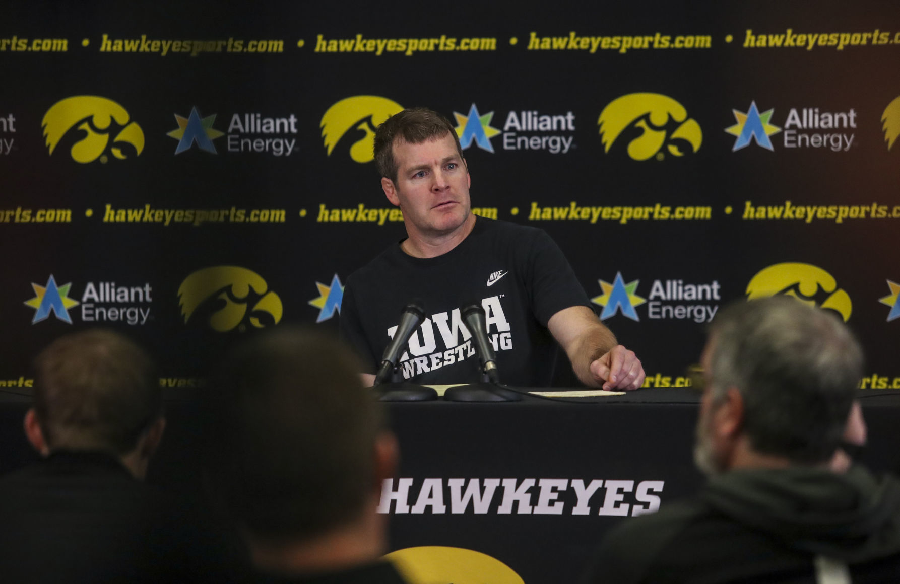 110518-iowa-wrestling-010